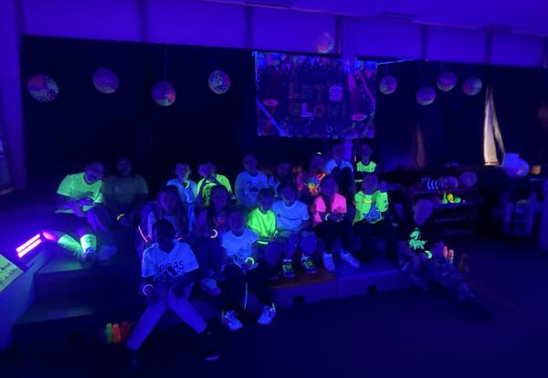 Park students use the glow room featured image