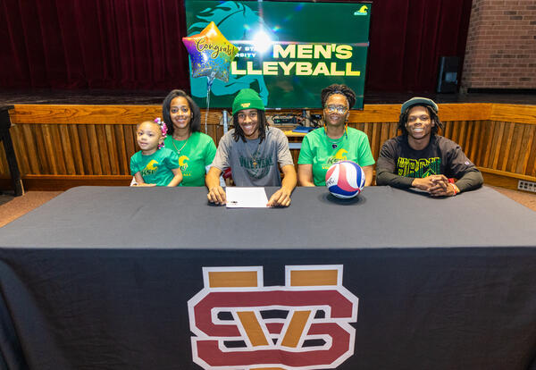 Penn with his family