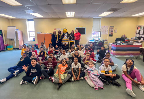 Third grade with teachers and Iceburgh