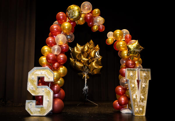 The balloon arch for the ceremony