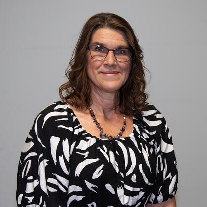 Photo of Jeri Hallinan