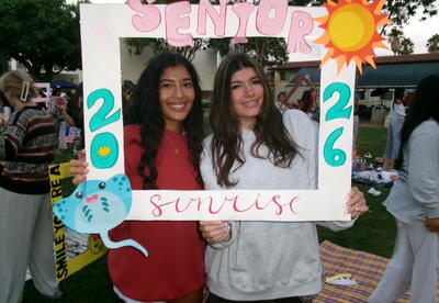 Students in Senior Sunrise 26 frame