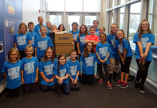 Supporting our Bag-a-Meal Food Drive