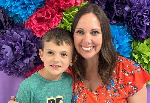 Kindergarten Students Host a Night for Mom news image