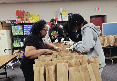 TSA students volunteer