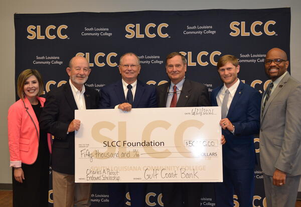 Gulf Coast Bank ýs $50,000 for Endowed Scholarships