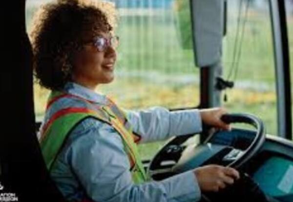 Seeking Lunch Monitors & Bus Drivers