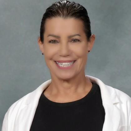 Photo of Laura Dwyer