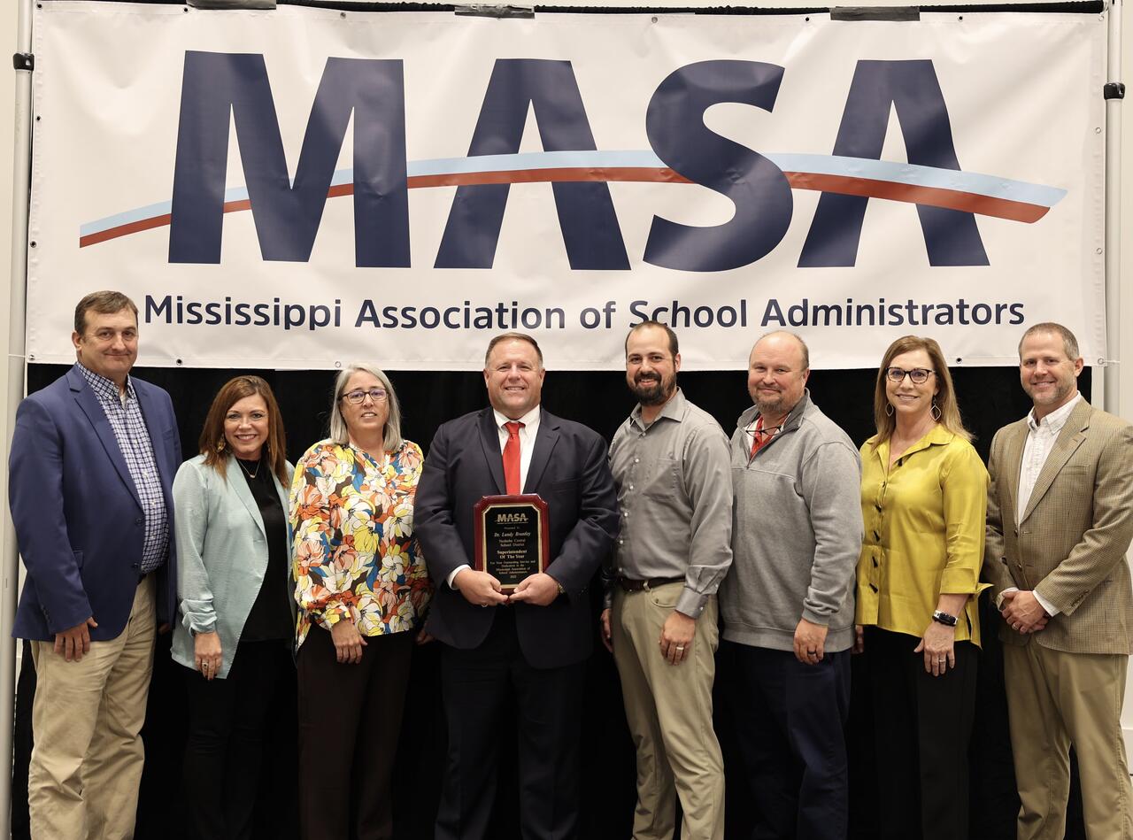 Dr. Brantley receives state’s Superintendent of the Year award About
