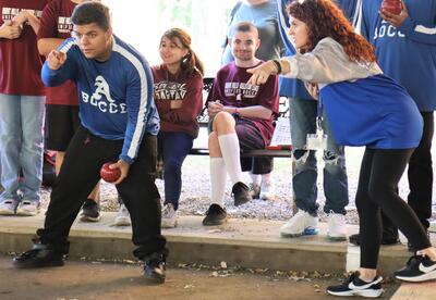 鶹Ӱ High student playing unified bocce ball