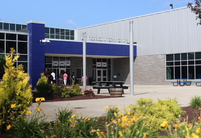 Exterior of the main entrance to the new 鶹Ӱ High