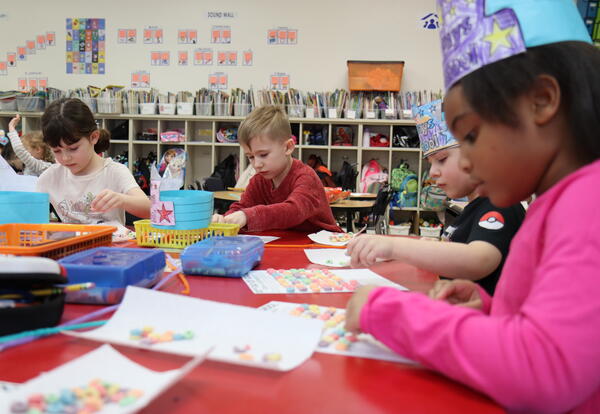 students counting to 100