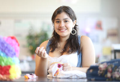 Photo of Albany High student in art class