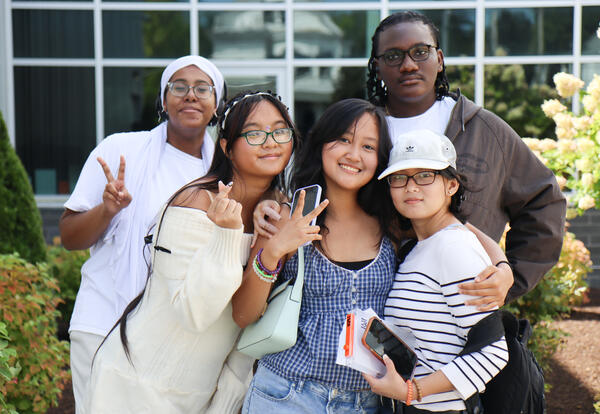 Group of five students posing outside of ӣ����Ƶ High