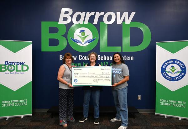 Winder Barrow Community Theatre donates to Feeding Barrow