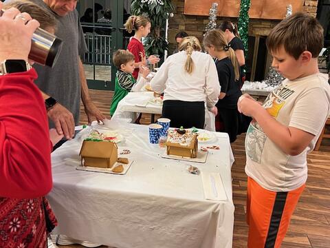 Gingerbread House Workshop - Photo #3