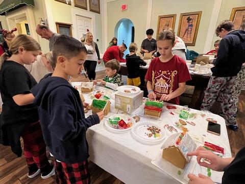 Gingerbread House Workshop - Photo #4