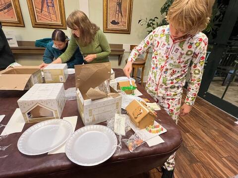 Gingerbread House Workshop - Photo #8