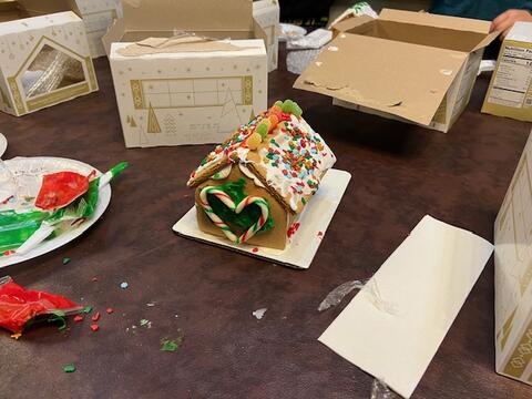 Gingerbread House Workshop - Photo #9