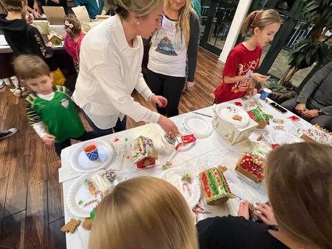 Gingerbread House Workshop - Photo #11