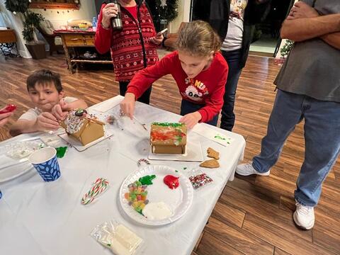 Gingerbread House Workshop - Photo #13