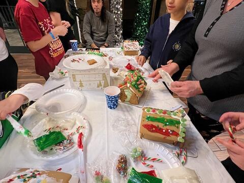 Gingerbread House Workshop - Photo #15