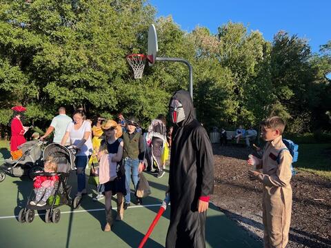 Costume Parade - Photo #20