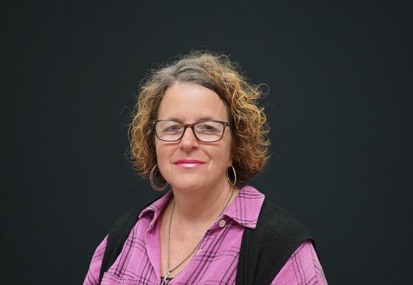 Photo of Rhonda Lindsay