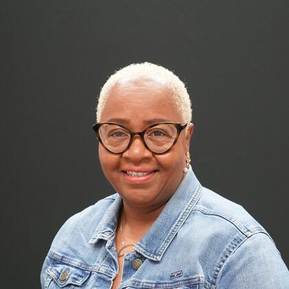 Sharon Drew headshot