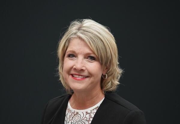 Jana Carson headshot