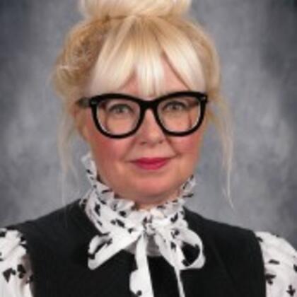 Photo of Kelli Woodend