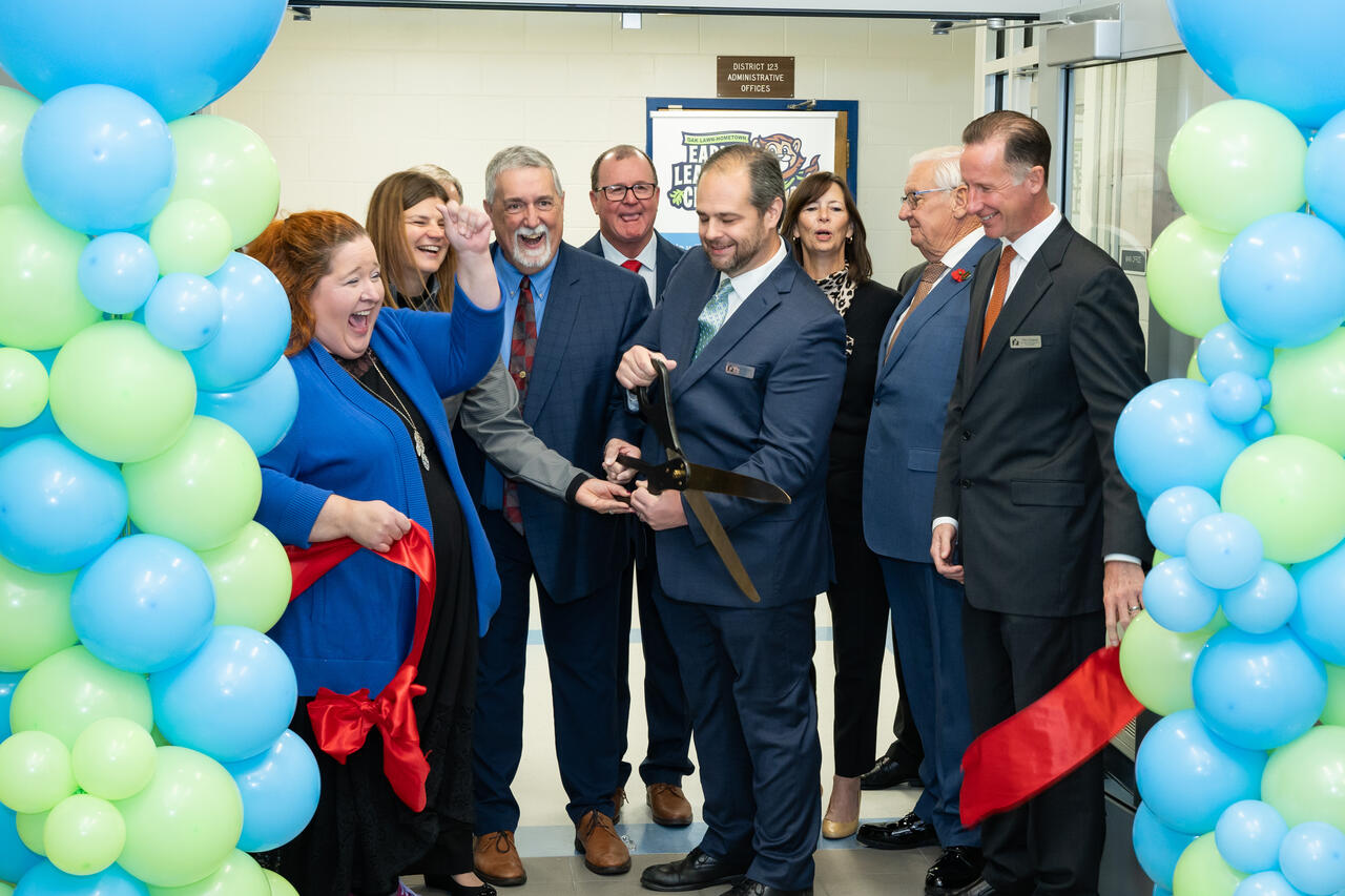 Oak LawnHometown School District 123 Cuts the Ribbon on a New Era of