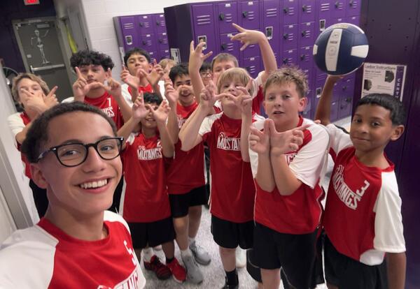 Mustangs Spike Into the Season!