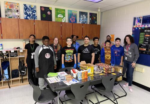SCM students ready to serve at the Mustang Cafe