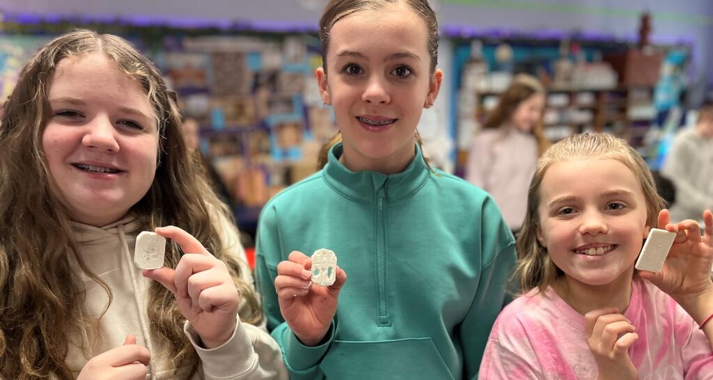 students study ancient egypt