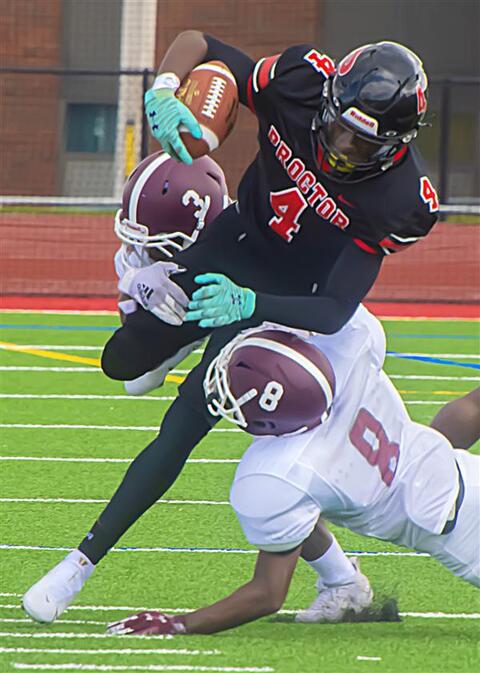 普羅克特自 2019 年以來的第一場比賽，復出戰勝科克倫 17