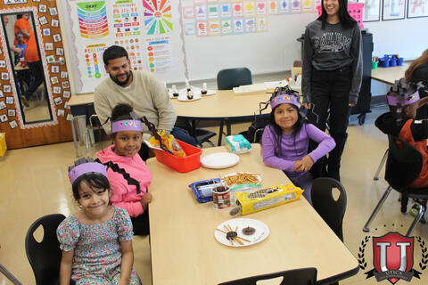 Изображение 1 из 12