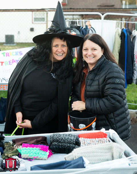 ၃၄ ရုပ်ပုံ ၁၉