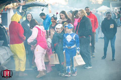 ၃၄ ရုပ်ပုံ ၂၄