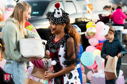 ၃၄ ရုပ်ပုံ ၂၆