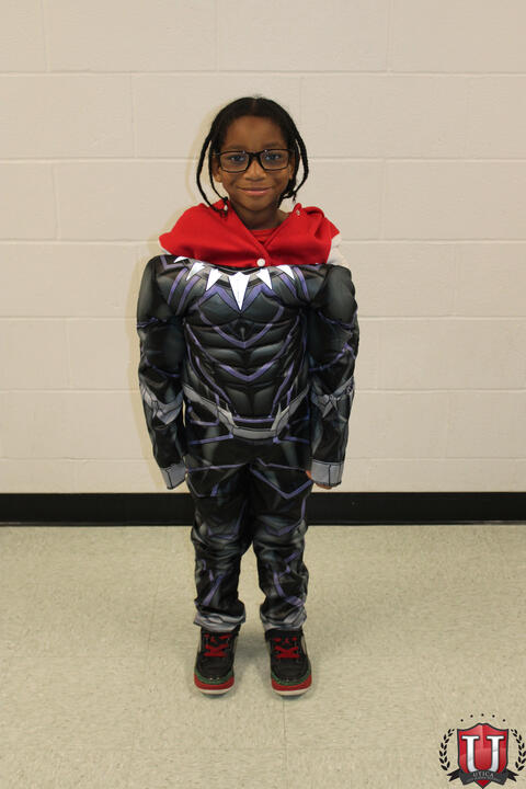 ၂၈ ရုပ်ပုံ ၂၇