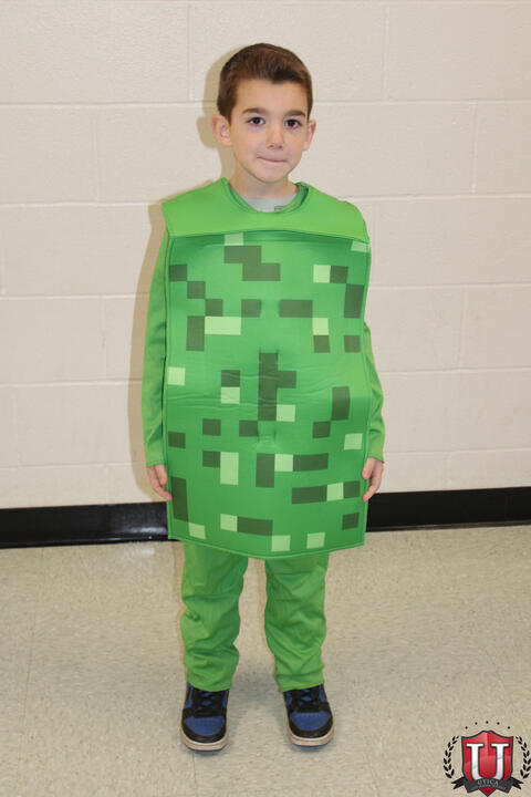 ၂၈ ရုပ်ပုံ ၂၄