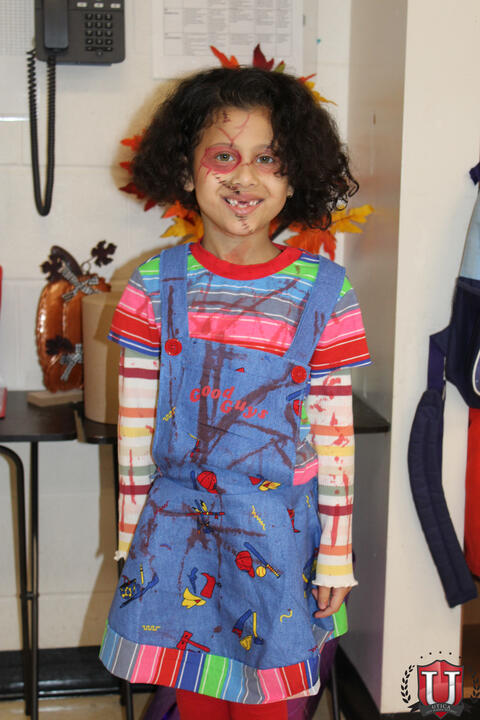 ၂၈ ရုပ်ပုံ ၄