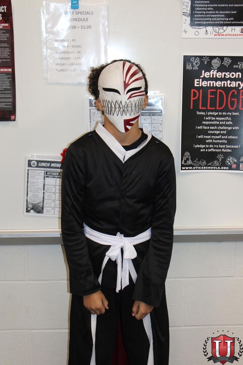 ၂၈ ၏ ရုပ်ပုံ ၁၃