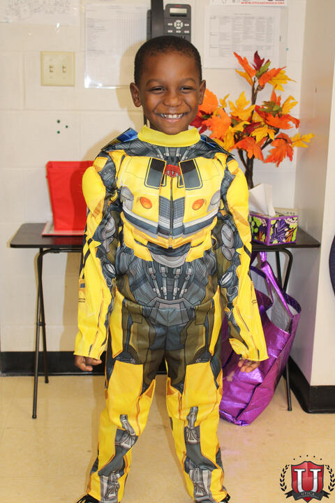 ၂၈ ရုပ်ပုံ ၅