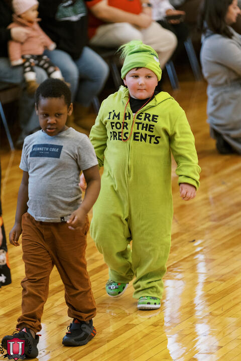 ၂၇ ရုပ်ပုံ ၁၅