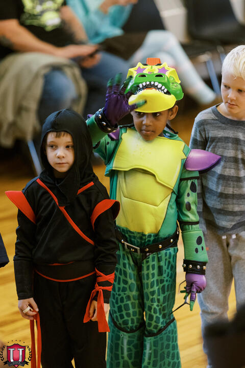 ၂၇ ရုပ်ပုံ ၂၇