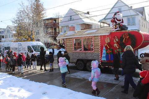 ၂၁ ရုပ်ပုံ ၄