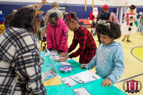 27 ਵਿੱਚੋਂ 24 ਚਿੱਤਰ