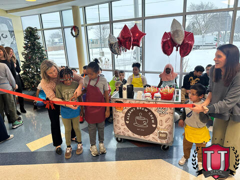 61 ਵਿੱਚੋਂ 38 ਚਿੱਤਰ